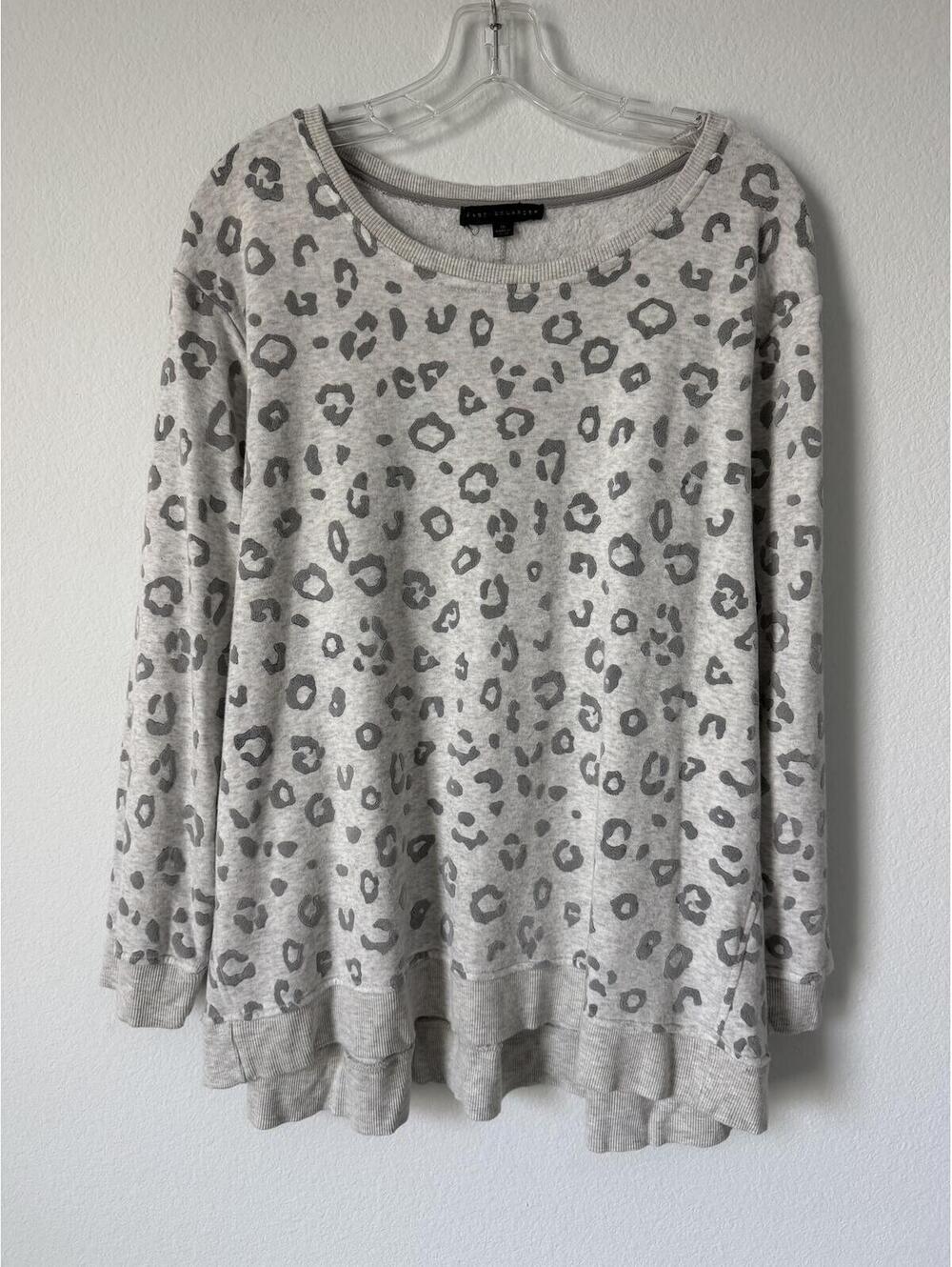 Jane + Delancey Crew Neck Gray Textured Animal Print Sweatshirt Women's Size 1 X